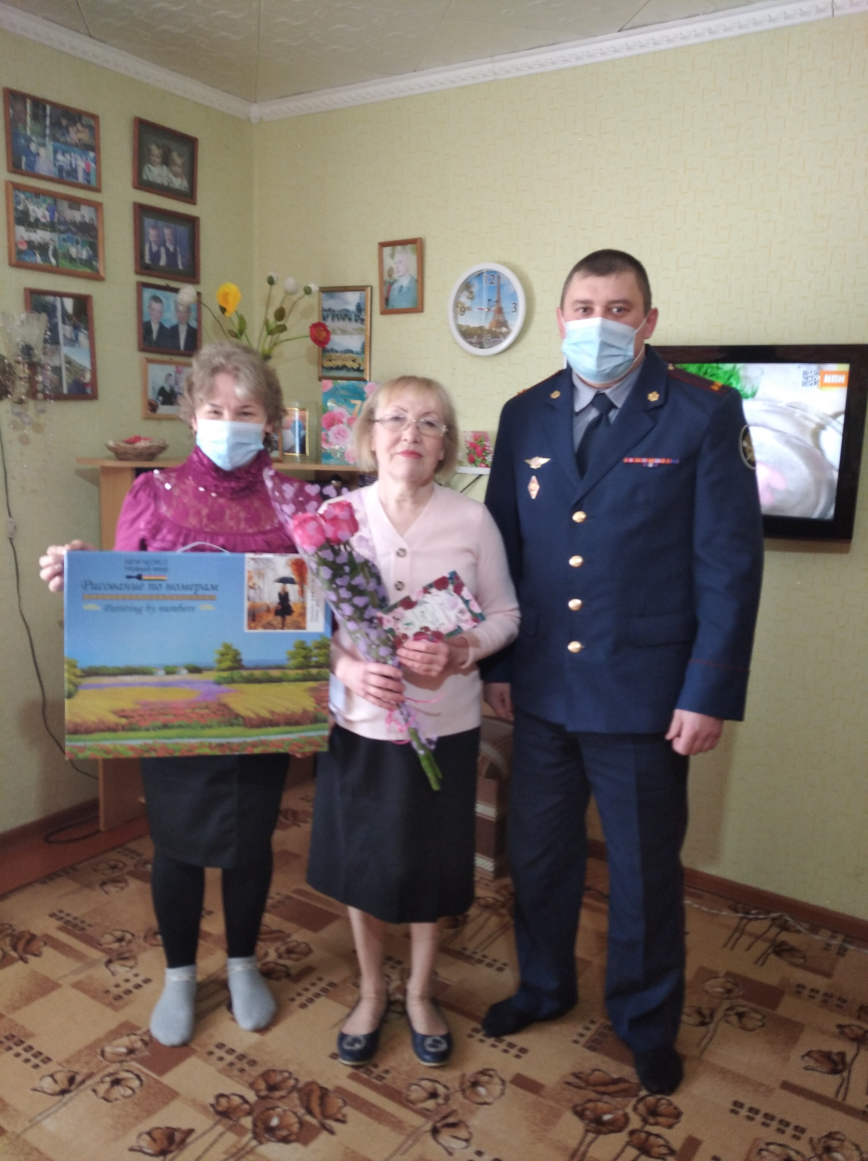 Сотрудники ирбитского СИЗО-2 поздравили ветеранов с Днём работника УИС