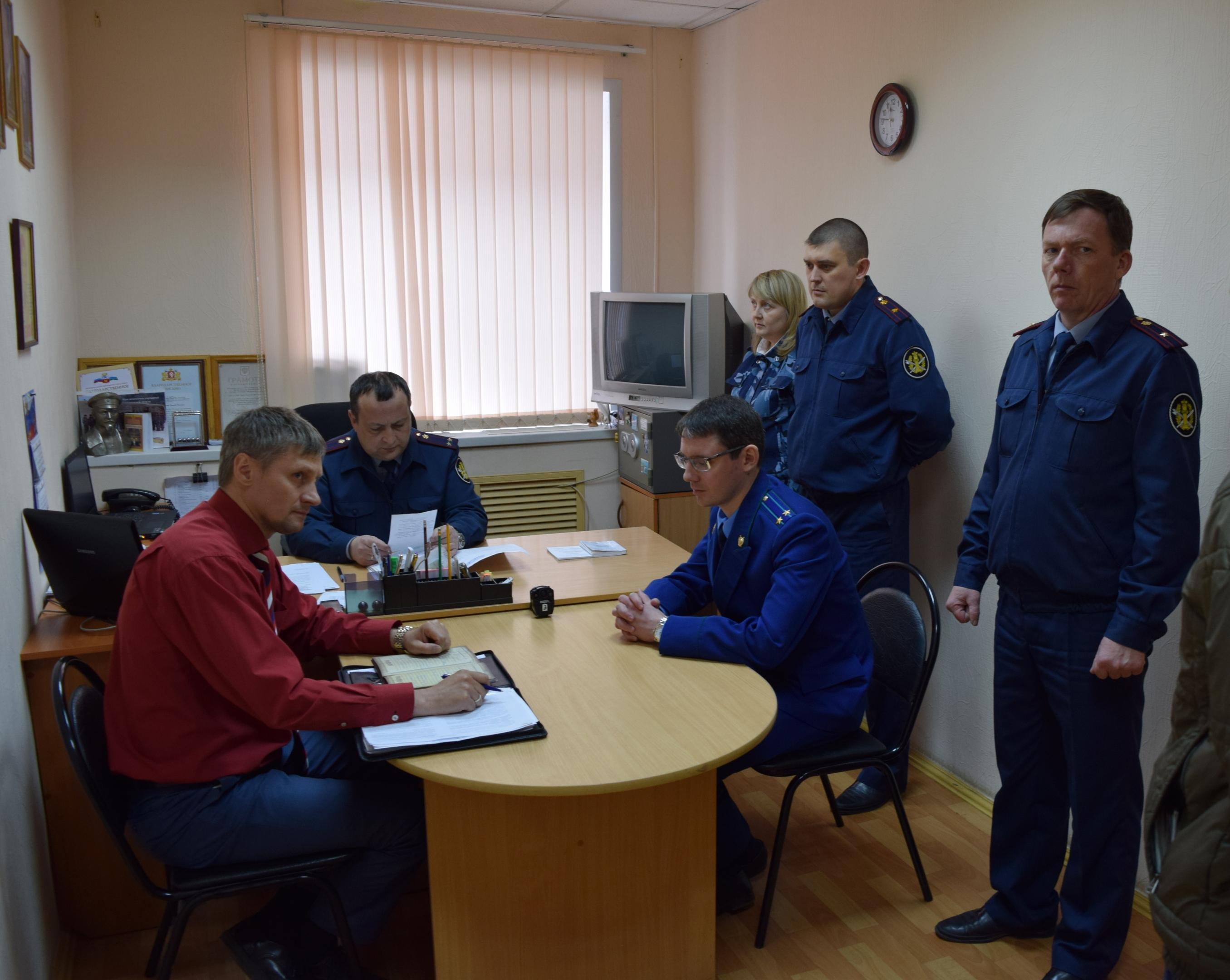 Ирбитское СИЗО-2 проверил прокурор и помощник областного омбудсмена