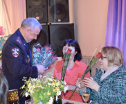 Межмуниципальный отдел МВД России "Ирбитский" поздравил женщин-сотрудниц и ветеранов МВД с 8 марта