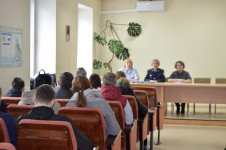 В полиции Ирбита прошло собрание для подростков, осужденных к мерам наказания, не связанных с лишением свободы, несовершеннолетних, к которым применены принудительные меры воспитательного воздействия