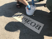 Сотрудники Госавтоинспекции Ирбита продолжают обращать внимание пешеходов на правила безопасности