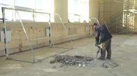 Капитальный ремонт спортпавильона на стадионе "Юность" продолжается