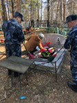 Сотрудники СИЗО-2 привели в порядок могилы ветеранов