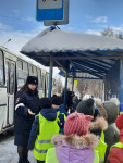 Ирбитские полицейские и школьники принимают участие в акции «Шагающий автобус»
