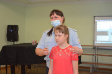 Сотрудники Госавтоинспекции Ирбита посетили "Ирбитскую районную детскую школу искусств"