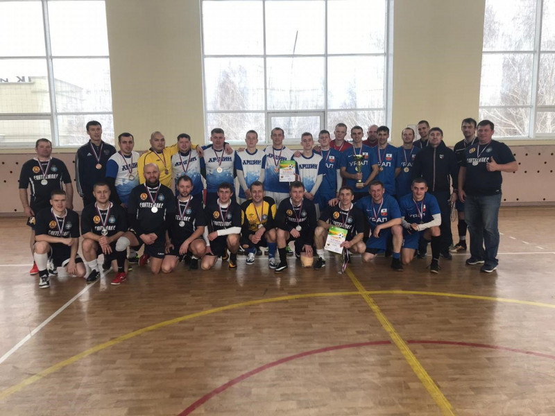 В Ирбите прошел турнир по мини-футболу среди взрослых команд города Ирбита, посвященный Дню народного единства