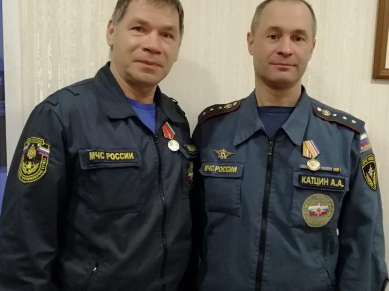 Ветеранов пожарной охраны наградили памятными медалями «30 лет МЧС» и «Ветеран МЧС России»