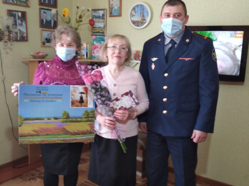 Сотрудники ирбитского СИЗО-2 поздравили ветеранов с Днём работника УИС