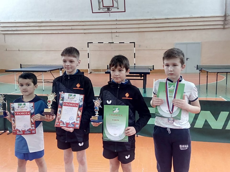 Ирбитчане стали победителями и призерами соревнований по настольному теннису в Алапаевске