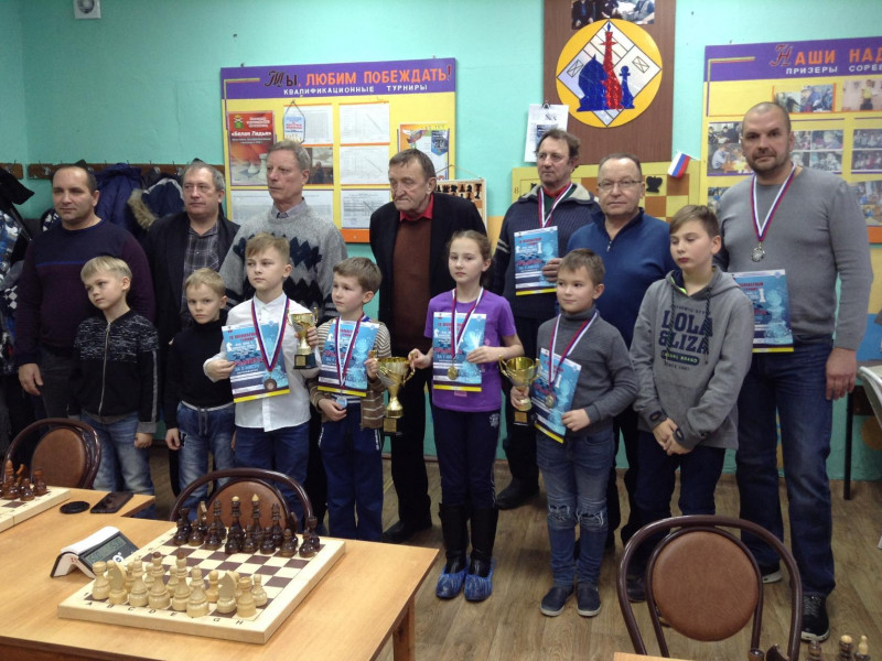 В Ирбите прошел 9-й шахматный турнир «Папа, мама, я – шахматная семья»