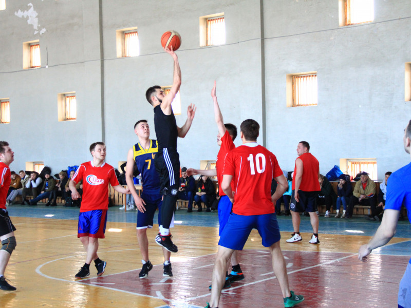 Прошли игры 1/2 финала Первенства города Ирбита по баскетболу среди взрослых команд сезон 2019 года